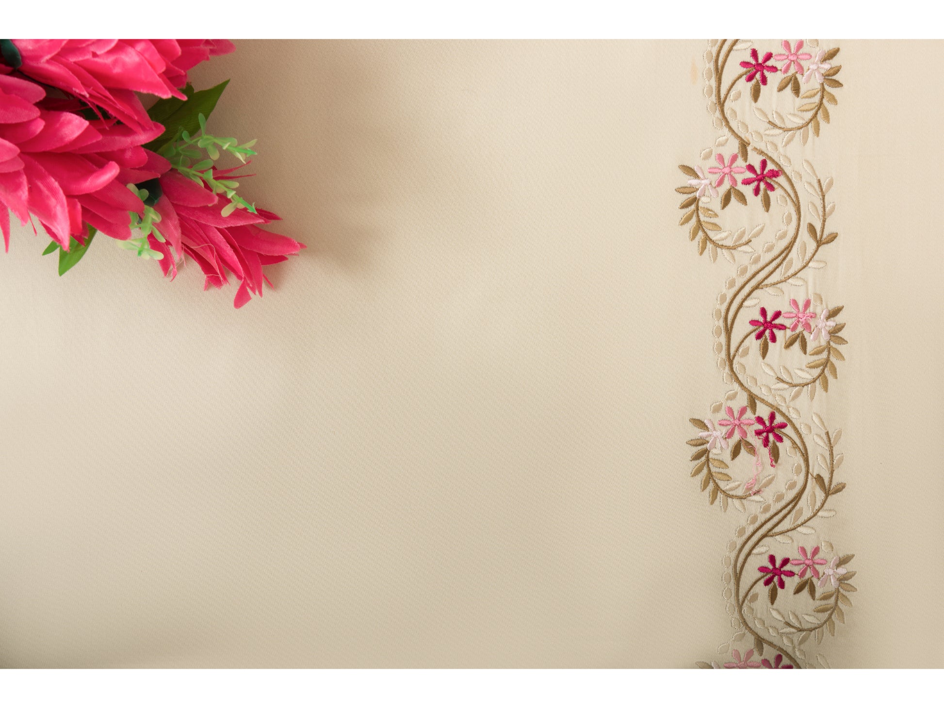 EMBROIDERY BEDSHEET 100% COTTON (3PCS) - Bedding Bliss