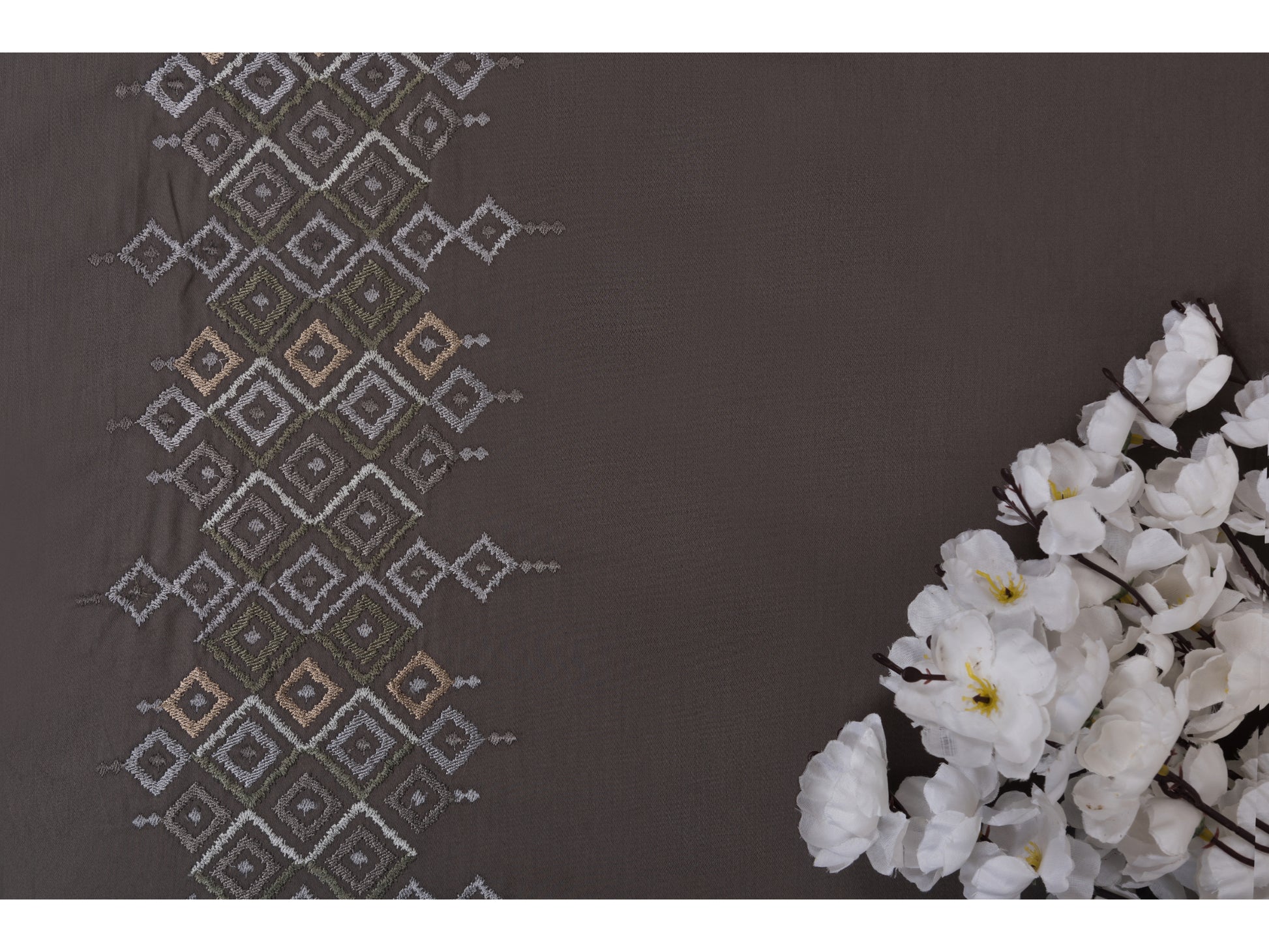 EMBROIDERY BEDSHEET 100% COTTON (3PCS) - Bedding Bliss