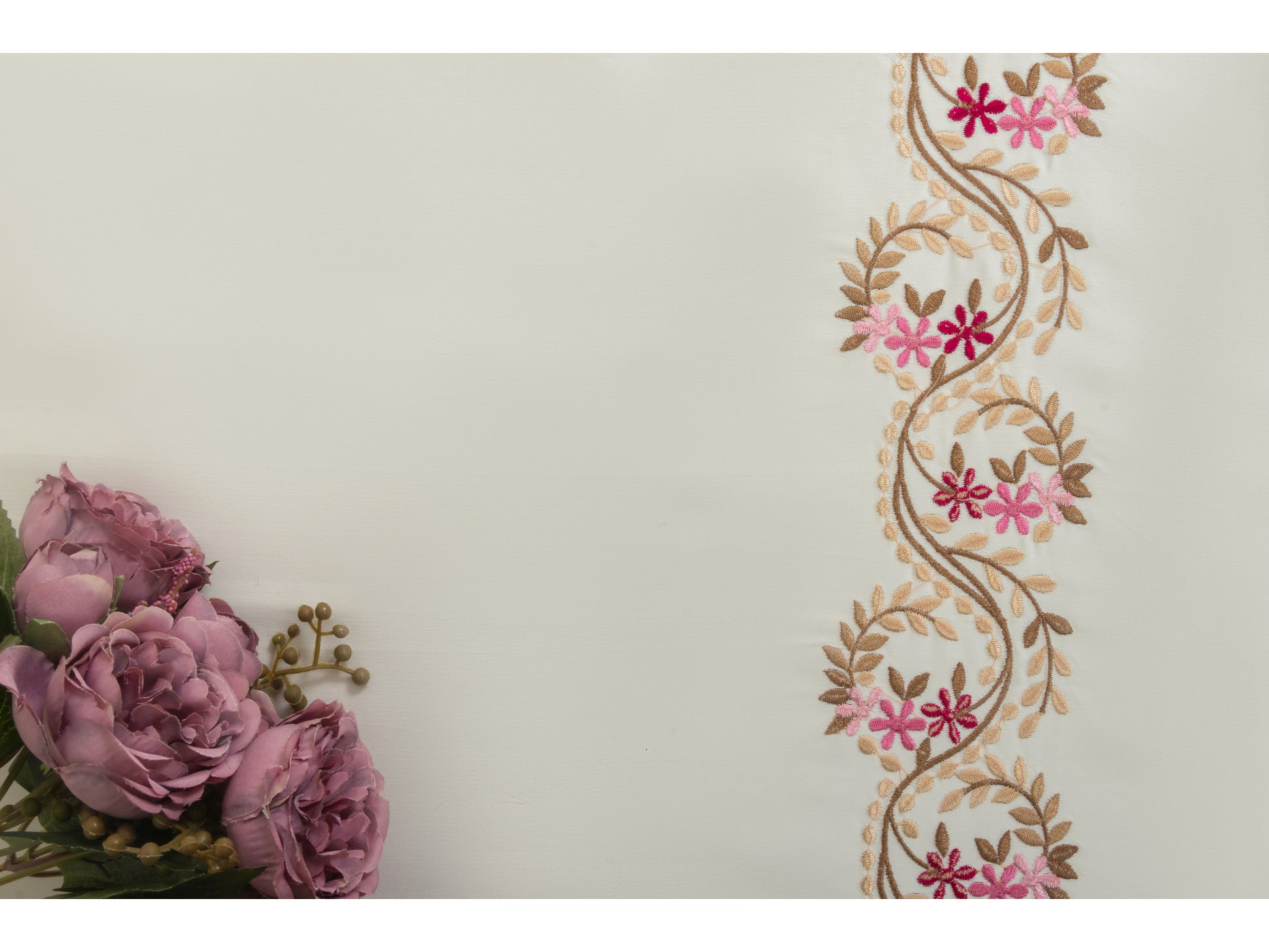 EMBROIDERY BEDSHEET 100% COTTON (3PCS) - Bedding Bliss
