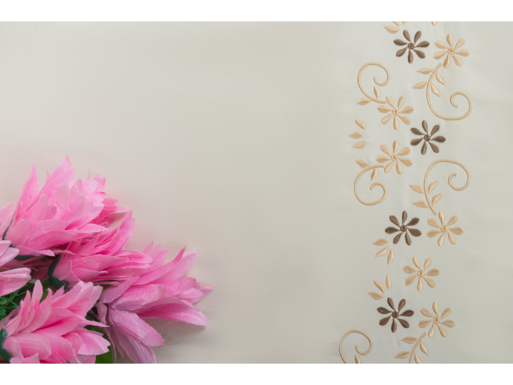 EMBROIDERY BEDSHEET 100% COTTON (3PCS) - Bedding Bliss