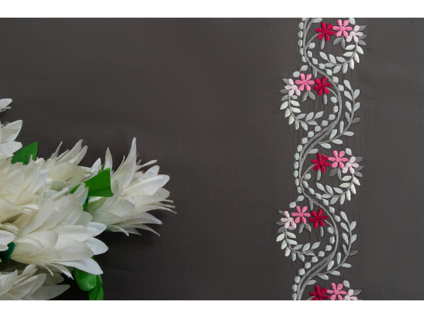 EMBROIDERY BEDSHEET 100% COTTON (3PCS)