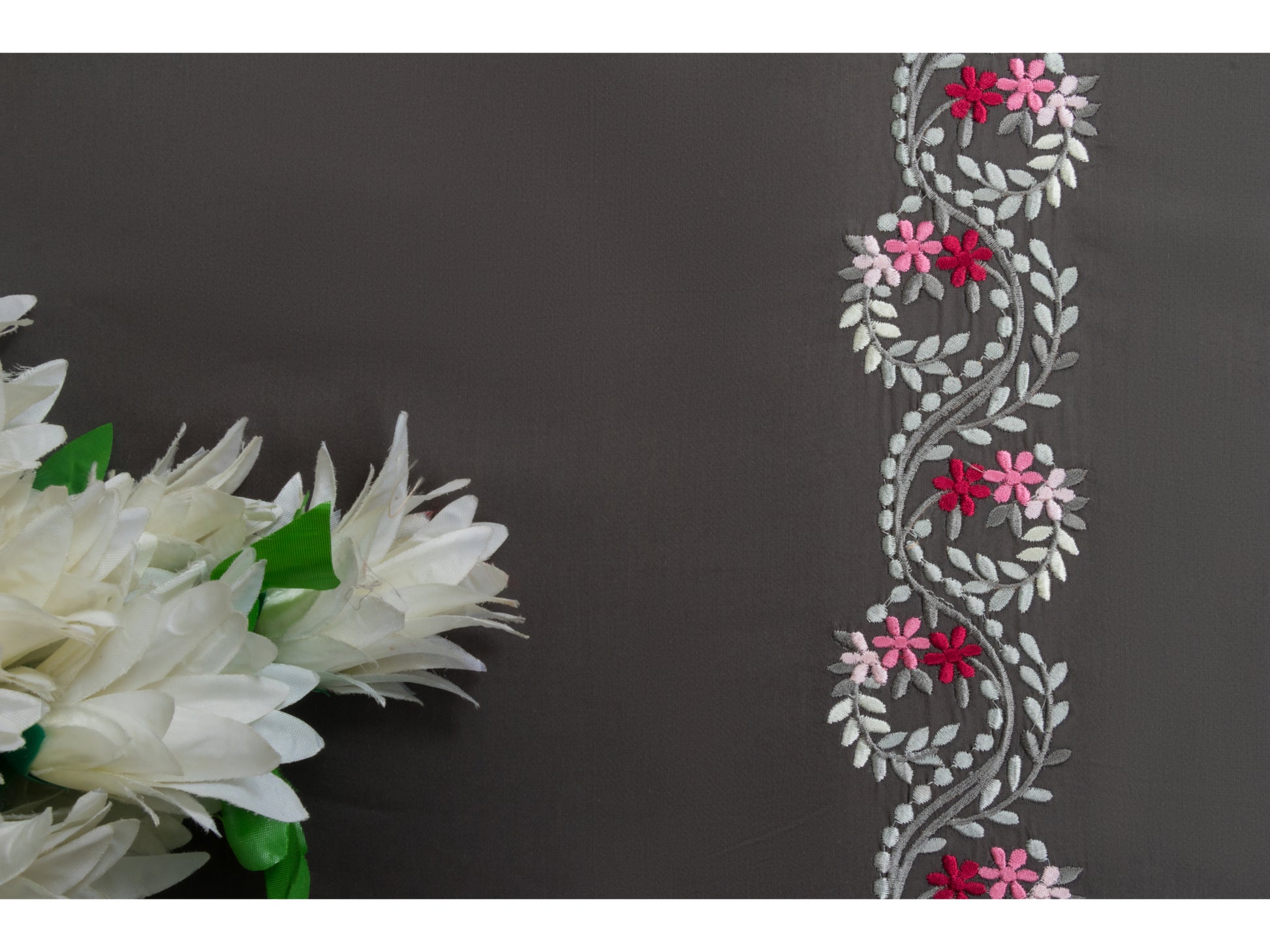 EMBROIDERY BEDSHEET 100% COTTON (3PCS) - Bedding Bliss
