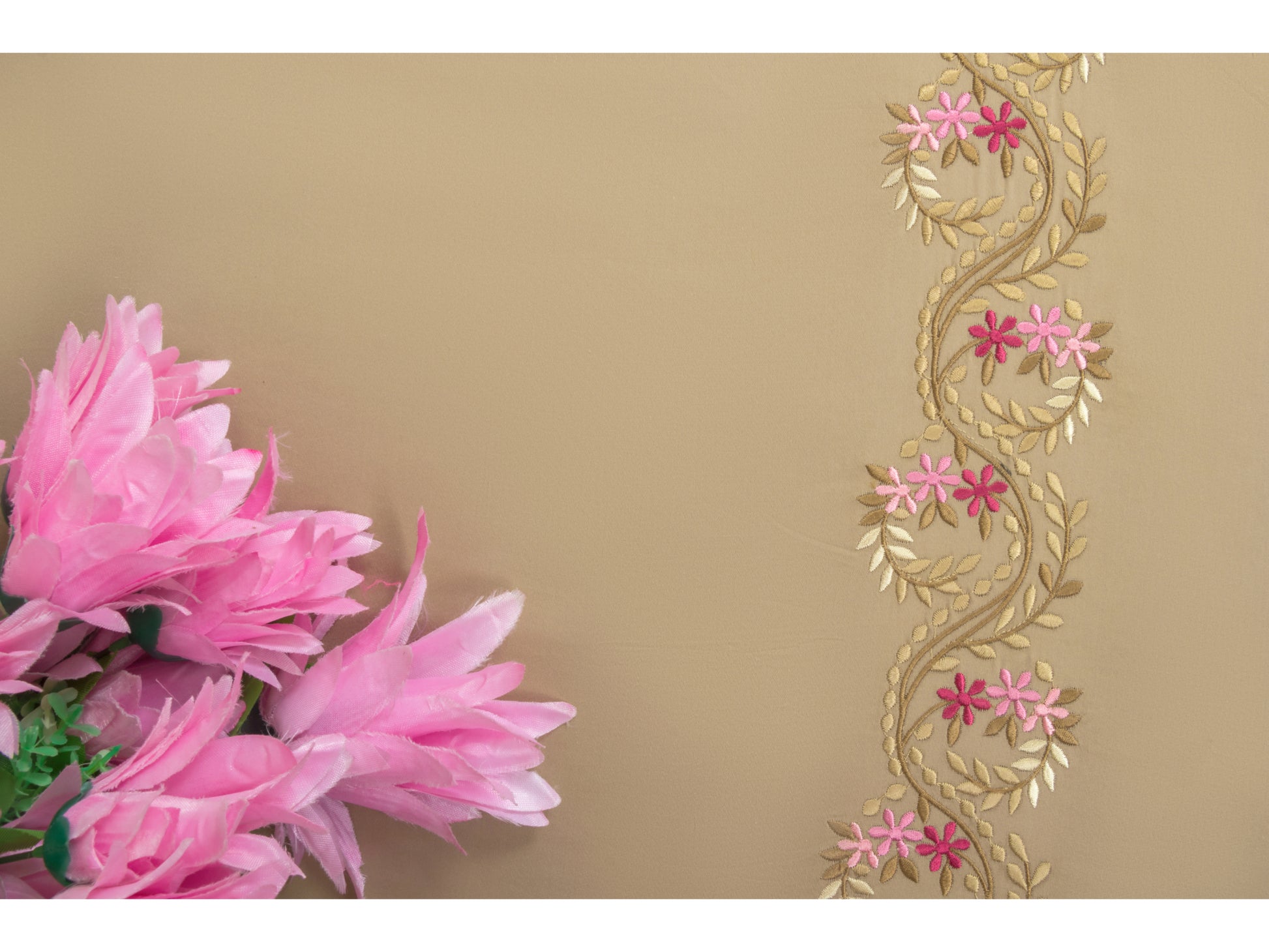 EMBROIDERY BEDSHEET 100% COTTON (3PCS) - Bedding Bliss