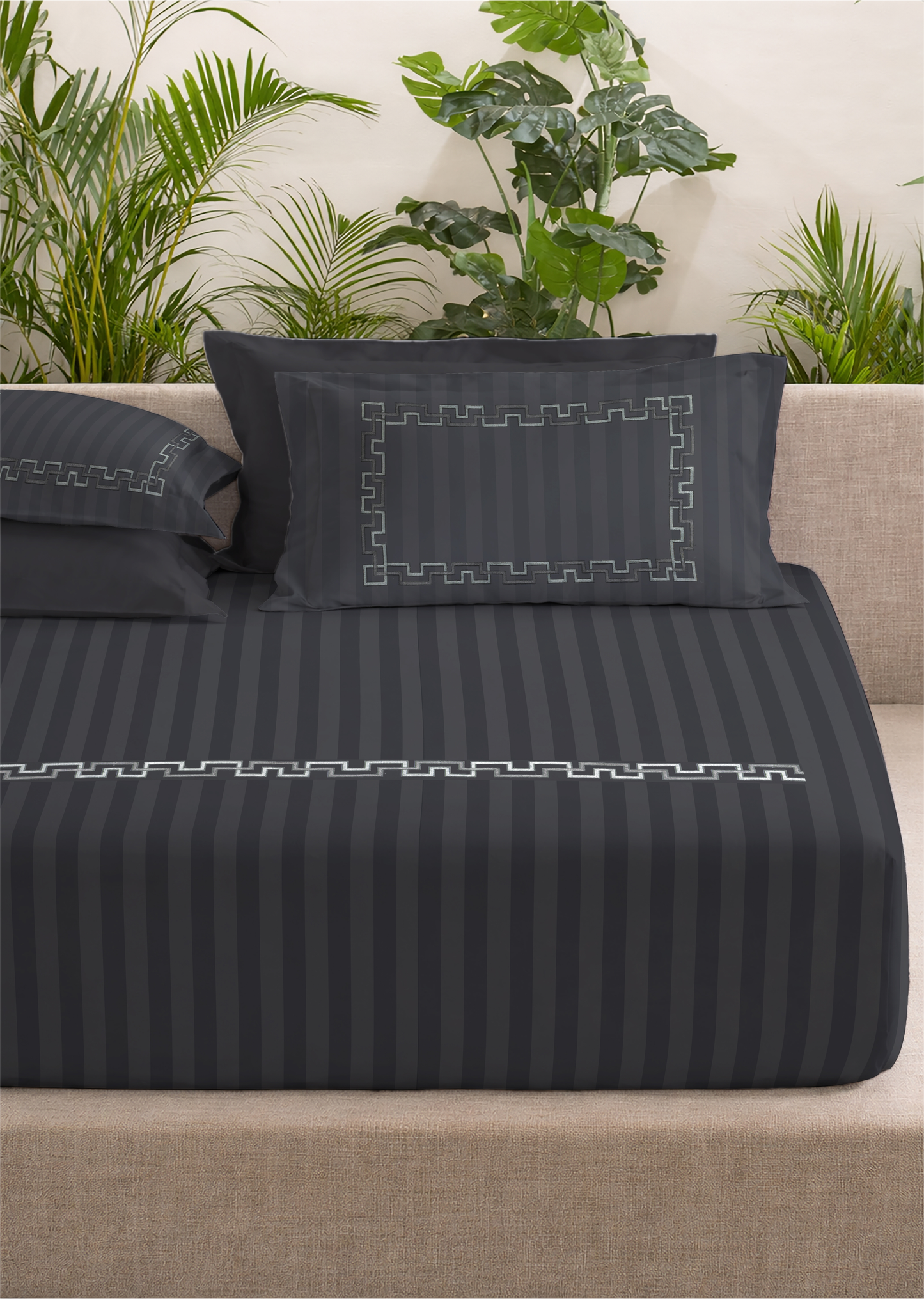 EMBROIDERY BEDSHEET (3pcs)