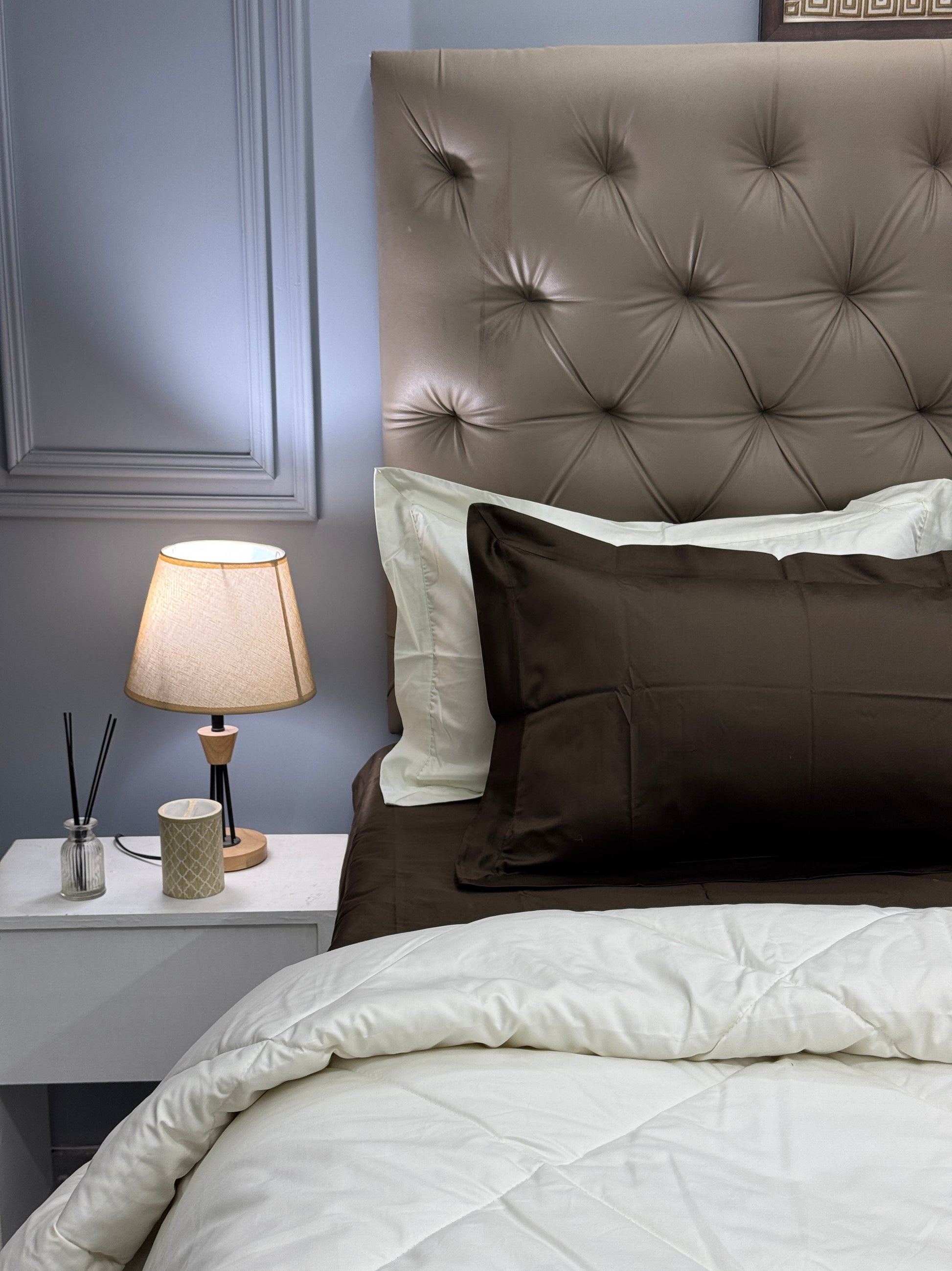 PREMIUM BEDSHEET WITH COMFORTER SET (IVORY, 6 PCS) - Bedding Bliss