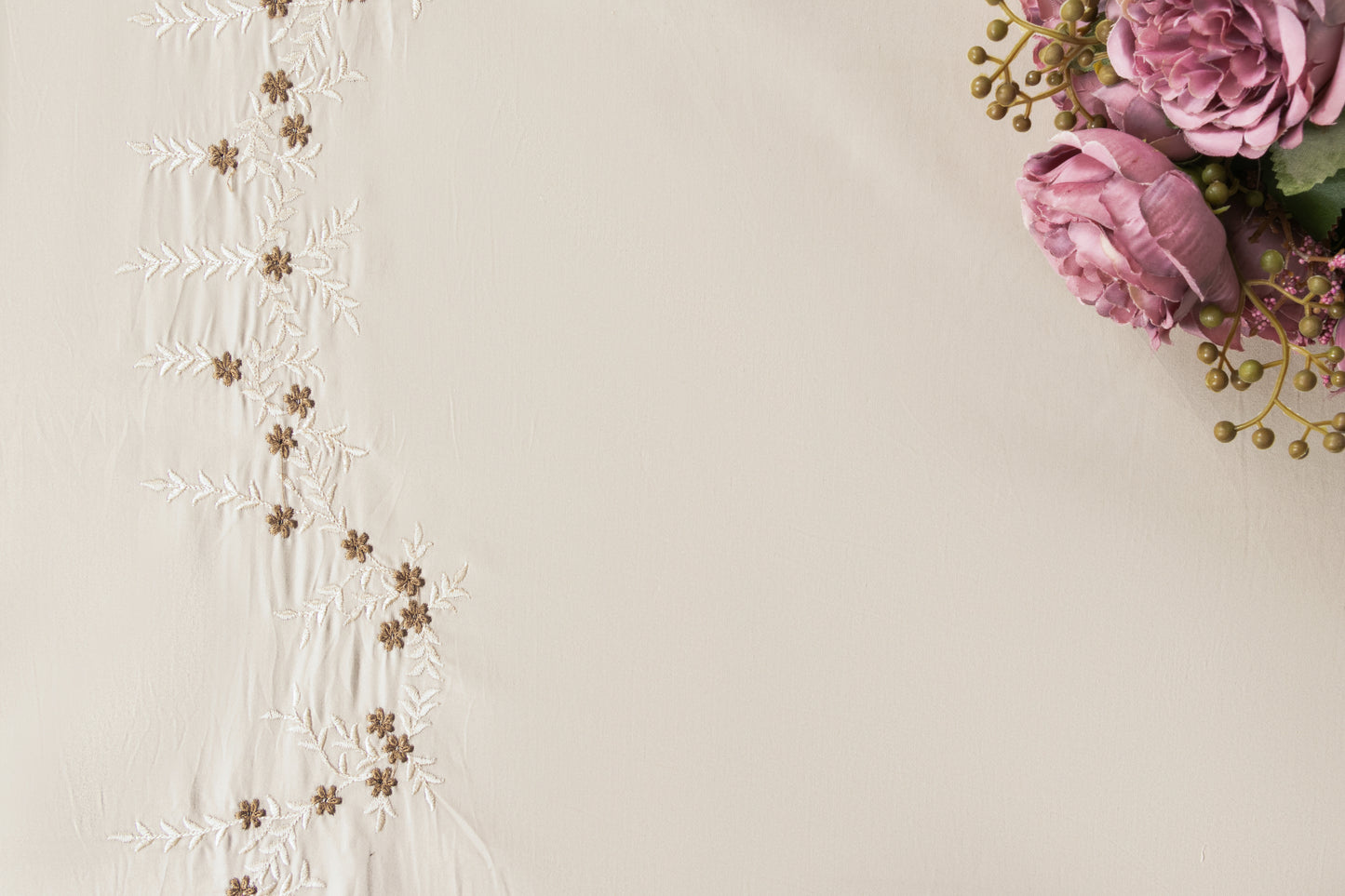 EMBROIDERY BEDSHEET 100% COTTON (3PCS) - Bedding Bliss