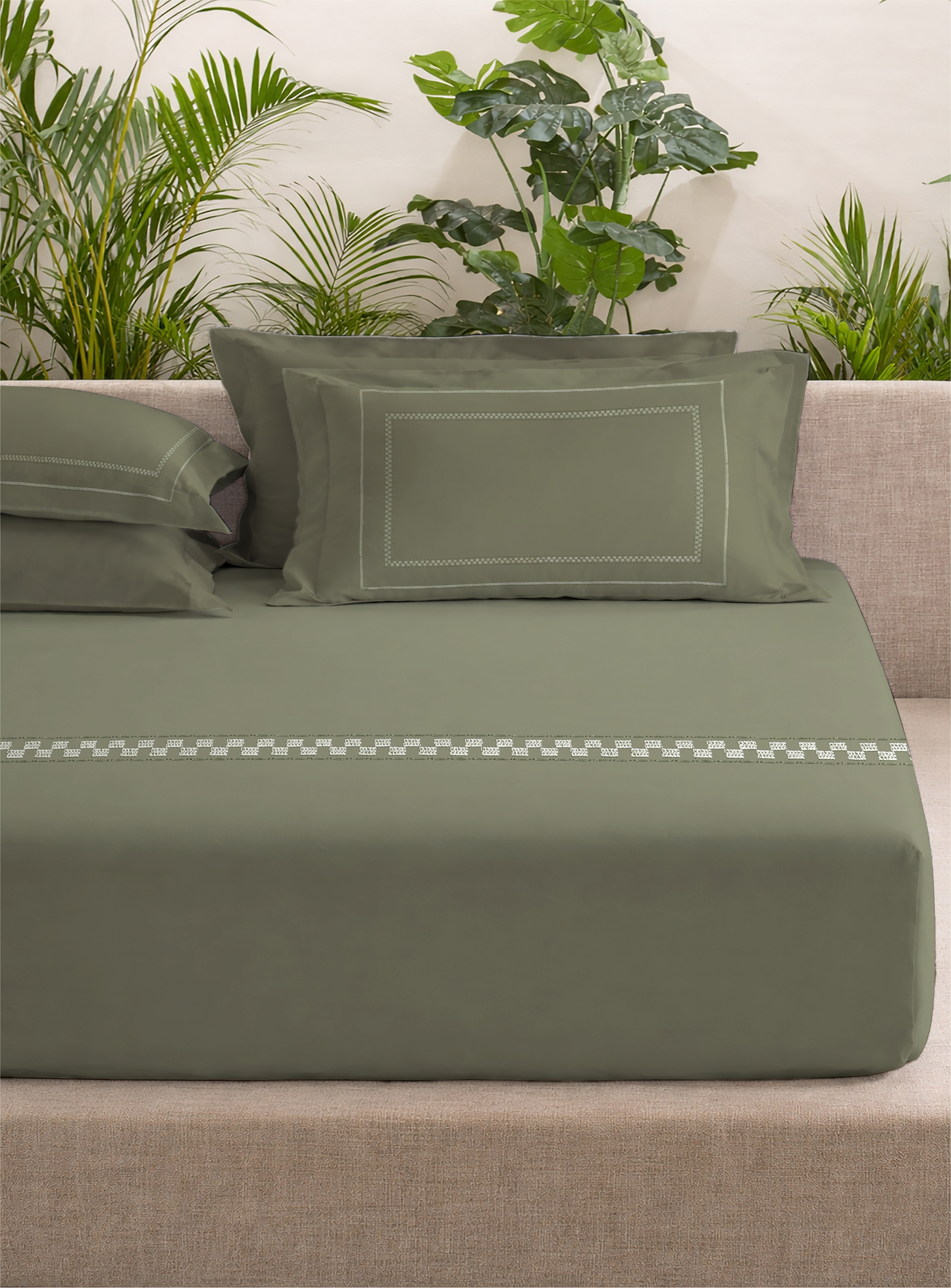 EMBROIDERY BEDSHEET (3pcs)