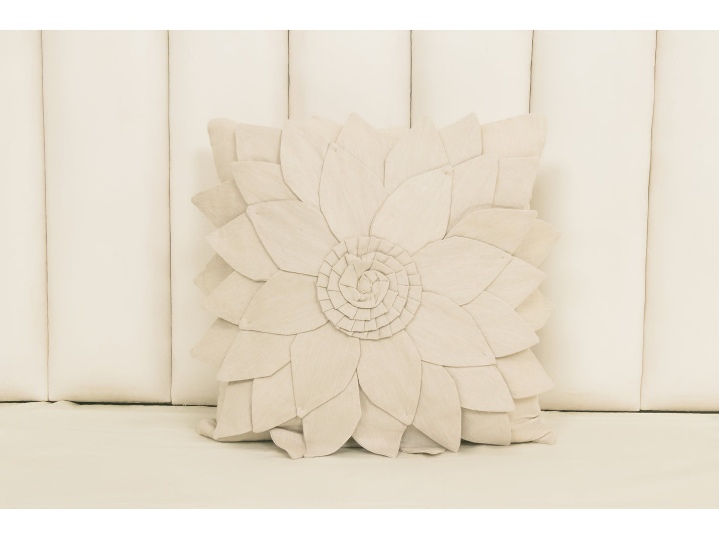 FLOWER LINEN CUSION COVER (1 PCS)