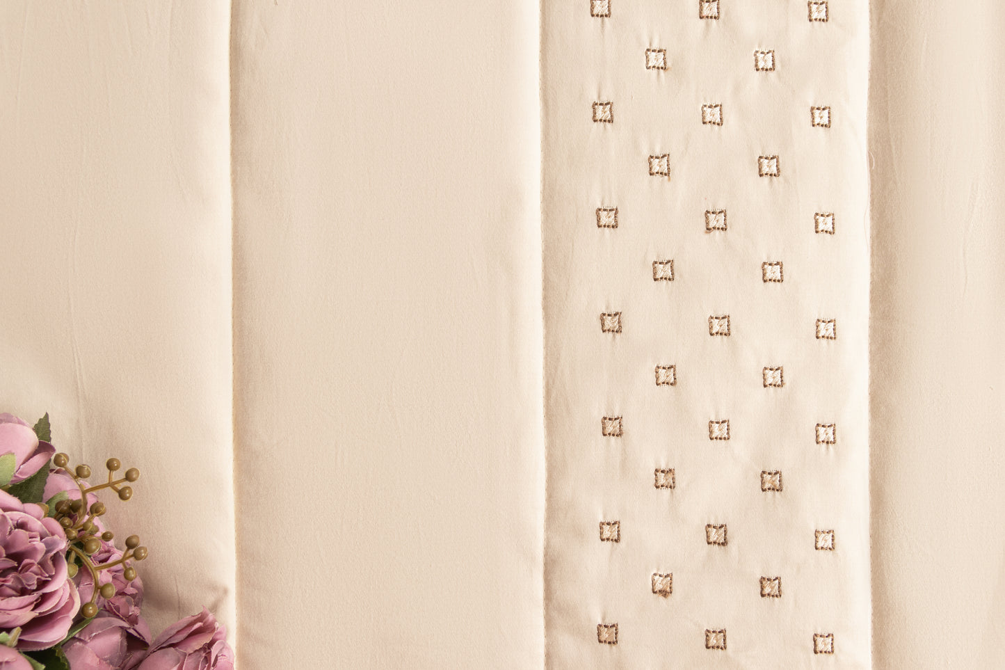 EMBROIDERY x QUILTED BEDSPREAD (PEARL,3PCS)