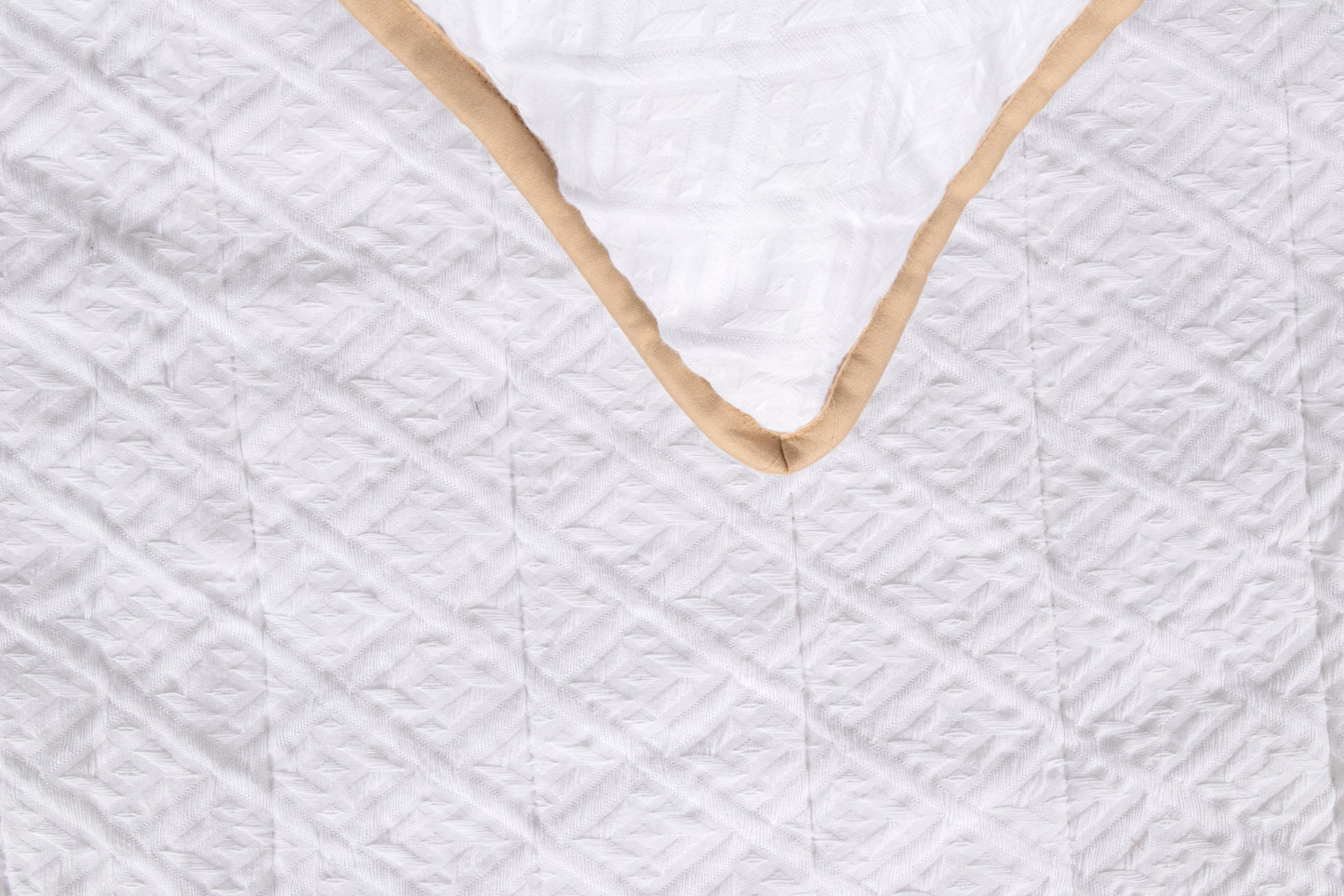 JECQUARD QUILTED BEDSPREAD(WHITE, 5 PCS)