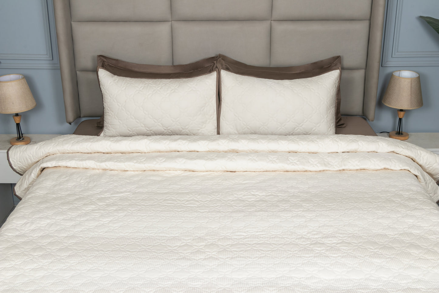 IVORY PETAL QUILT SET (3PCS)