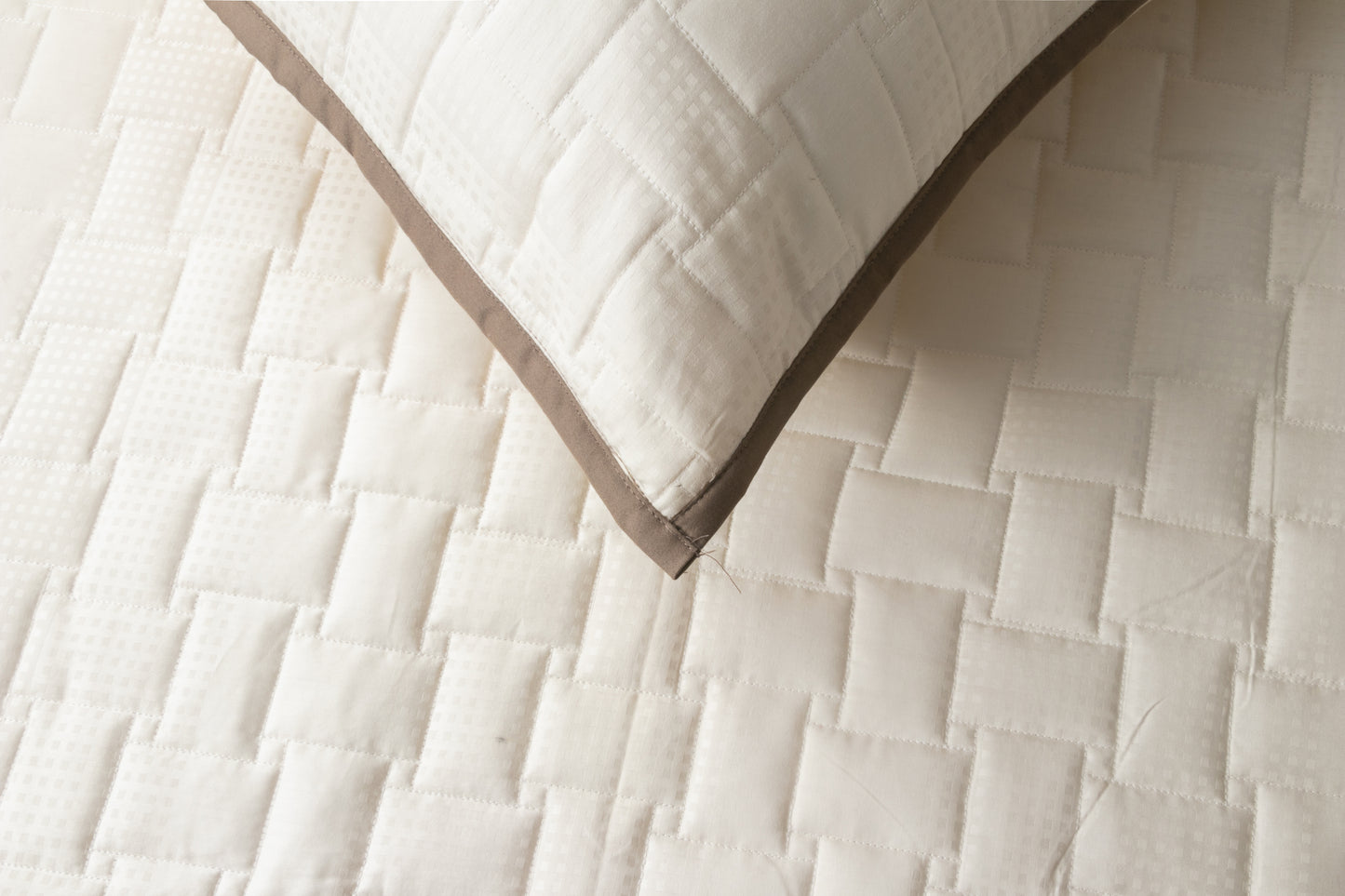 IVORY ALLURE-SIGNATURE STITCH (3 PCS)