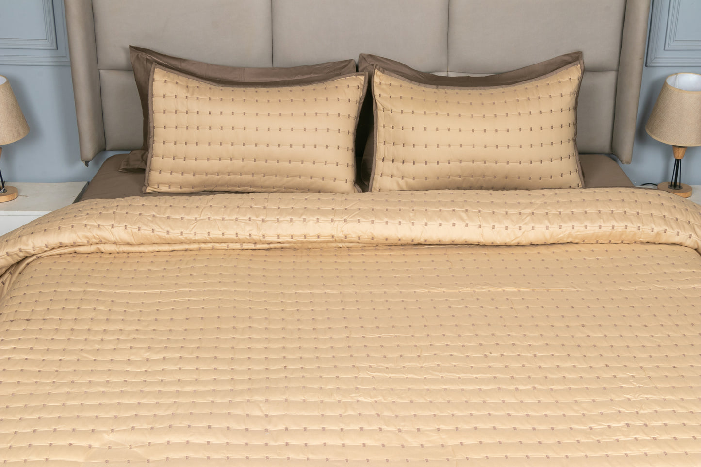BEIGE LUXE GRID QUILTED BEDSPREAD (3 PCS)