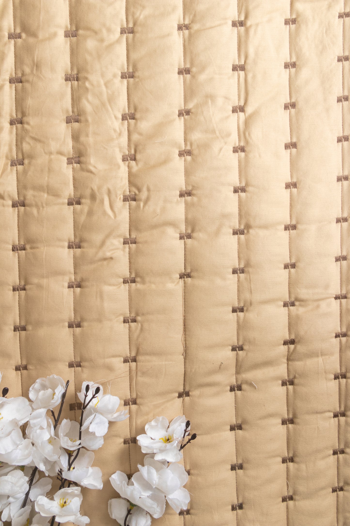 BEIGE LUXE GRID QUILTED BEDSPREAD (3 PCS)