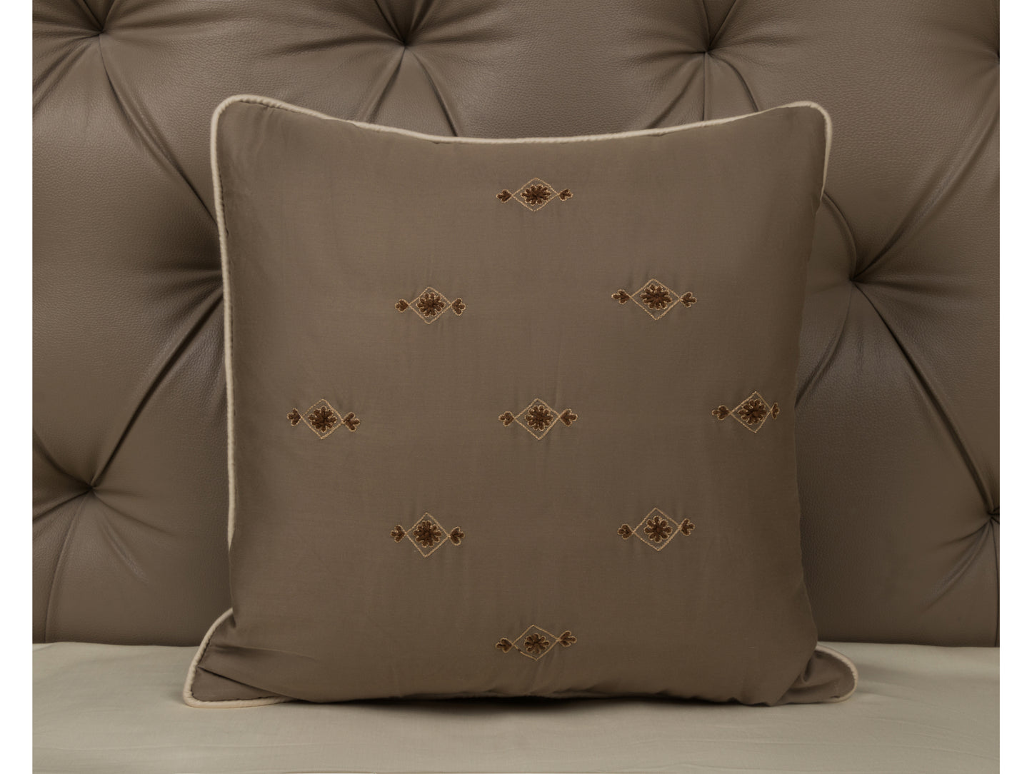 HAND WORK CUSHION COVER (BROWN, 1 PCS)